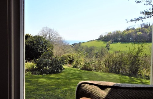Branscombe House | Eastcotte - Six Bedroom House, Sleeps 12