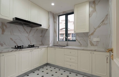 Shanghai Apartment | Eastern Hub- Romantic Stylish Spacious Apartment in Xintiandi with City View