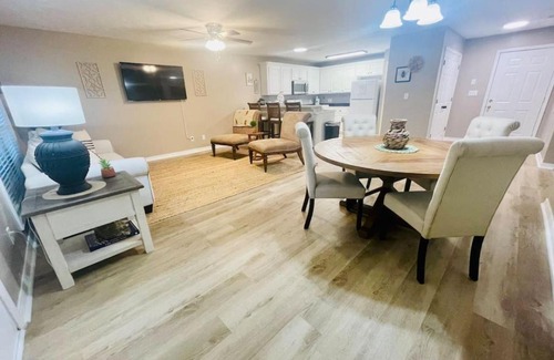Hammond Apartment | EastGate 4A Cozy family retreat close to downtown Hammond