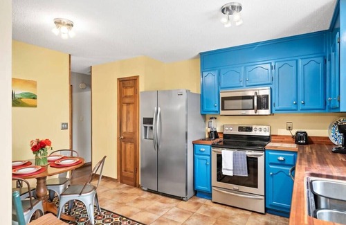 Madison House | Eastview Drive Jolly Green Giant