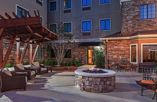 Fossil Creek Apartment | Easy Access to Convention Center | Free Breakfast + Outdoor Pool