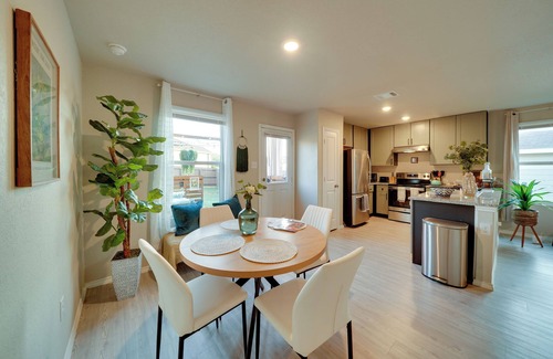 San Antonio House | Easy Access to Dtwn San Antonio: Suburban Home