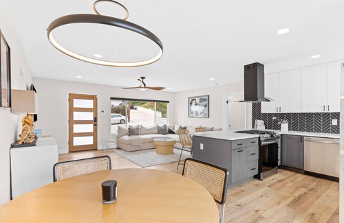 Bay Park House | Easy Access to Everywhere in SD! Ocean View. Weekly and Monthly Discounts