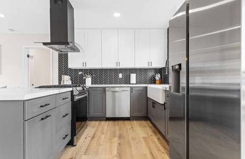 Bay Park House | Easy Access to Everywhere in SD! Ocean View. Weekly and Monthly Discounts