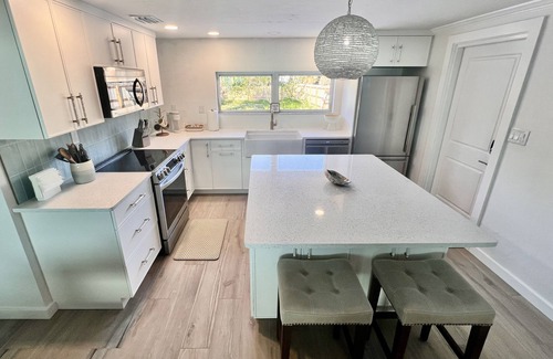 Englewood Cottage | Easy Beach Vacation