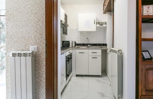 Isola Sacra Apartment | Easy Suite Vista Giardino - Fiumicino Airport - Self Check-In