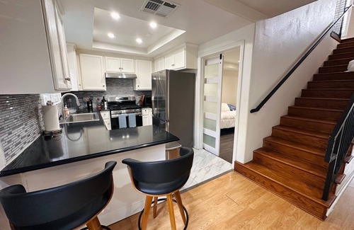 Downtown Los Angeles House | Echo House - The Perfect L.A. Home - Dodger Stadium + DTLA