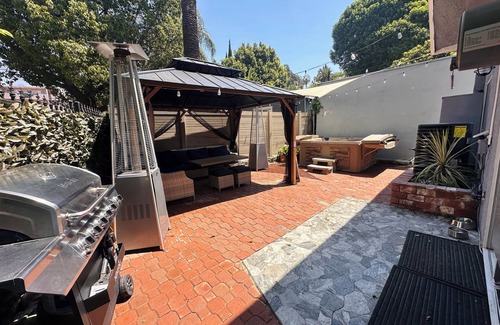 Downtown Los Angeles House | Echo House - The Perfect L.A. Home - Dodger Stadium + DTLA