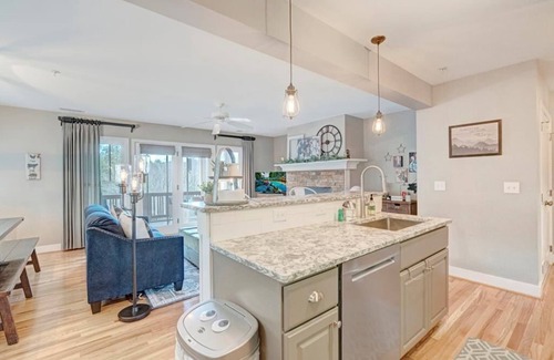 Foscoe Condo | Echota Wintergreens 1611- Mountain Condo, Gated Resort, Indoor/Outdoor Pools and Hot Tub, Fitness.