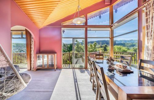Tawa House | Eclectic 70s Mansion