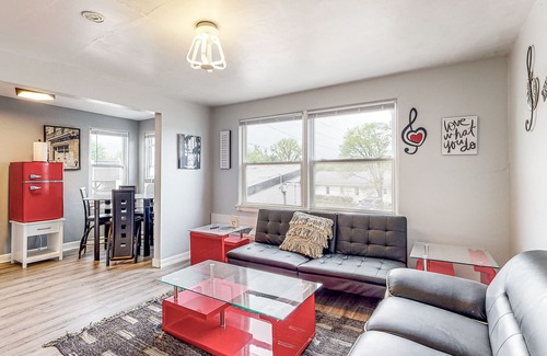 Mishawaka Apartment | Eclectic Apartment Close to Universities