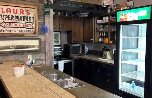 Colome Cabin | Eclectic lodge in charming Colome, SD