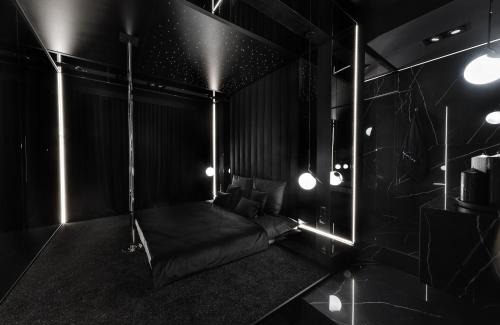 Bielsko-Biala Apartment | Eclipse Black Room