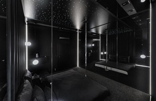 Bielsko-Biala Apartment | Eclipse Black Room