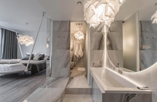 Bielsko-Biala Apartment | Eclipse Silver Room