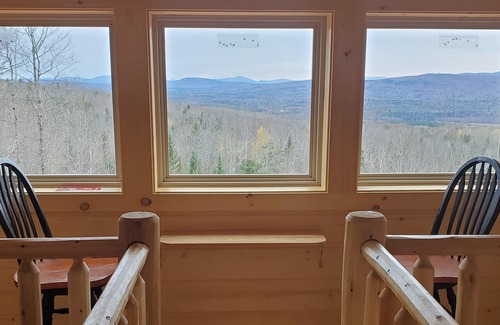 Bingham Cabin | Eco Cabin, sleeps 2-4 with 90 mile views, directly on the ATV trails!