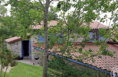 Chalmazel-Jeansagniere Cottage | Eco-friendly gite in Chalmazel, ideal for 6, near ski slopes