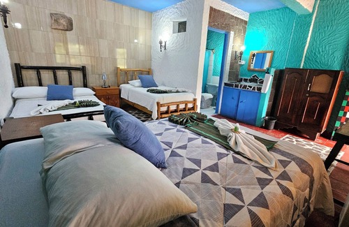 San Juan La Laguna Hotel | Eco Hotel Uxlabil Atitlan