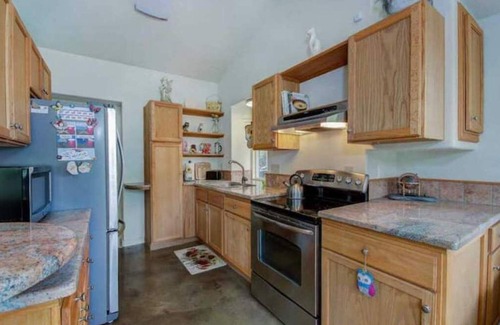 Boise House | ECO House, 1 Acre Food Forest, near city/✈