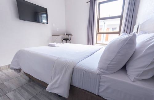 Kempton Park Hotel | Ecomotel O.R Tambo Intl