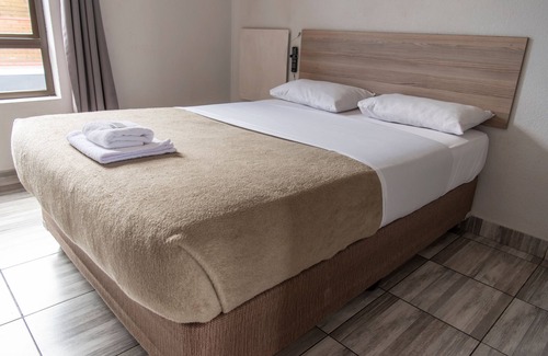 Kempton Park Hotel | Ecomotel O.R Tambo Intl