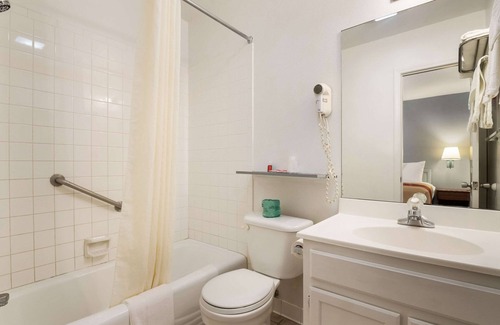 Bartlesville Hotel | Econo Lodge Bartlesville Hwy 75