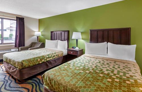 Oconto Hotel | Econo Lodge Inn & Suites Oconto