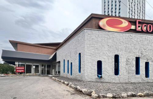 Banff Trail Cabin | Econo Lodge Motel Village