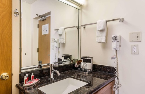 Quakertown Hotel | Econo Lodge Quakertown