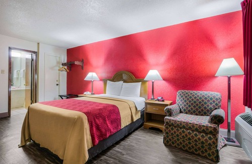 Brinkley Hotel | Econo Lodge & Suites Brinkley