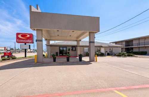 Texarkana Cabin | Econo Lodge Texarkana I-30