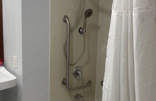 Rockford Hotel | Econo Lodge