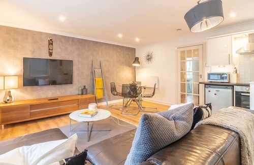 City Centre Glasgow Apartment | Economy Apartment with Park View Ground Floor at Glasgow Green - Turnball street