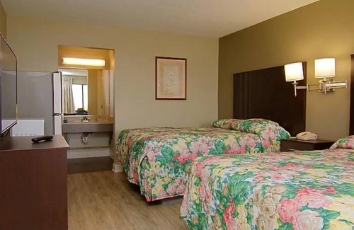 Merrillville Hotel | Economy Inn By Townhouse Merrillville US 30