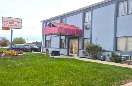 Merrillville Hotel | Economy Inn By Townhouse Merrillville US 30