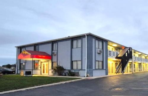 Merrillville Hotel | Economy Inn By Townhouse Merrillville US 30