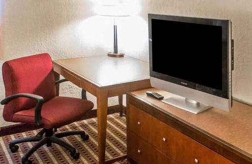 Warren Hotel | Economy Inn & Suites