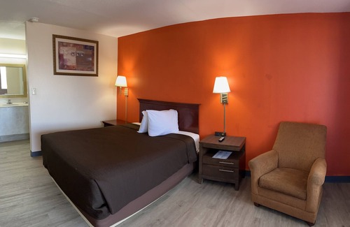 St. James Hotel | Economy Inn