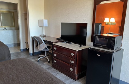 St. James Hotel | Economy Inn