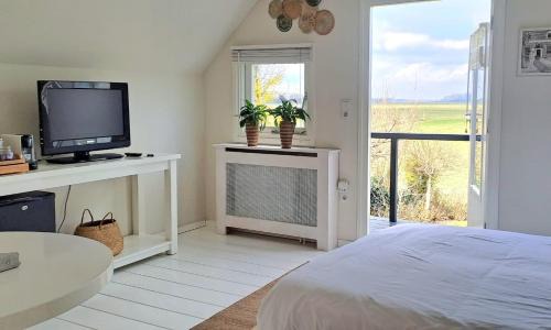 Edam House | Edam, Garden Room with private entrance and rural view