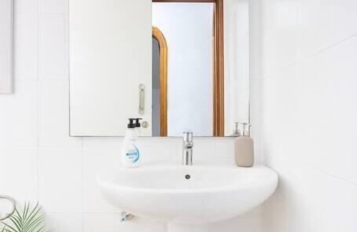 San Isidro Apartment | Eden Rentals 101 Surfy Stylish BedandCoffee Room