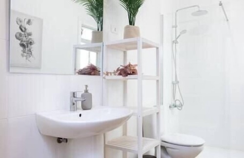 San Isidro Apartment | Eden Rentals 101 Surfy Stylish BedandCoffee Room
