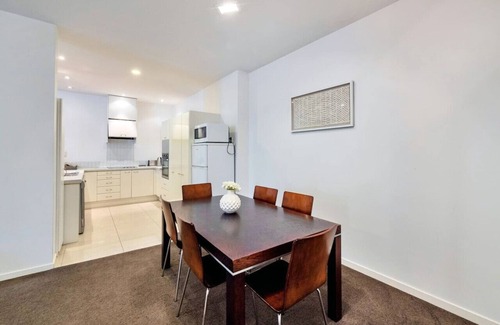 Epsom Apartment | Eden's Nest Apt near Westfield Newmarket