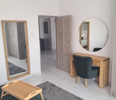 Greater Johannesburg Metropolitan Area Apartment | Edgar Heights unit 3