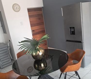 Greater Johannesburg Metropolitan Area Apartment | Edgar Heights unit 3