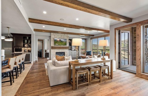 Steamboat Springs Condo | Edgemont 2300 Luxury Mountain Condo with Backdoor Ski Access!