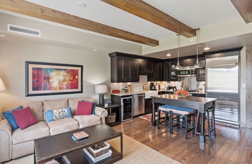 Steamboat Springs Condo | Edgemont 2504 Luxury On Mountain Condo With Ski-In/Ski-Out Access!