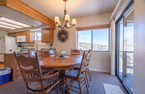June Lake Condo | Edgewater #2 Lakeview, Upper unit, upgraded unit, brand new carpet