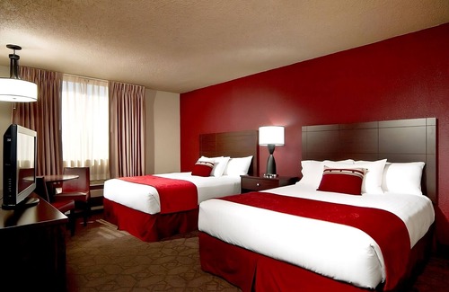 Laughlin Hotel | Edgewater Casino Resort, 4 x River View Queen Room, Free Onsite Parking!