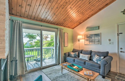 Ocean Ridge Apartment | Edisto Island Condo with Balcony, Golf Course Views!